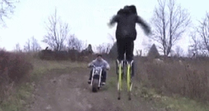 Ova dva genijalca pokušali su zadiviti internet vratolomijom. Završilo je kao teška katastrofa