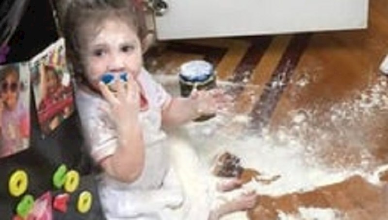 Njen prijatelj samo je želio odmoriti, ali ova djevojčica imala je drugi plan