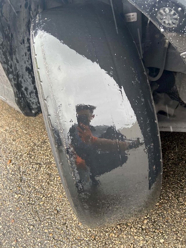 Automobilska guma ili ogledalo?