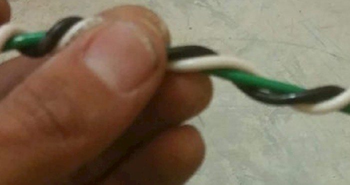 Naručio je dostavu i nije dobio pribor za jelo, pa je morao improvizirati