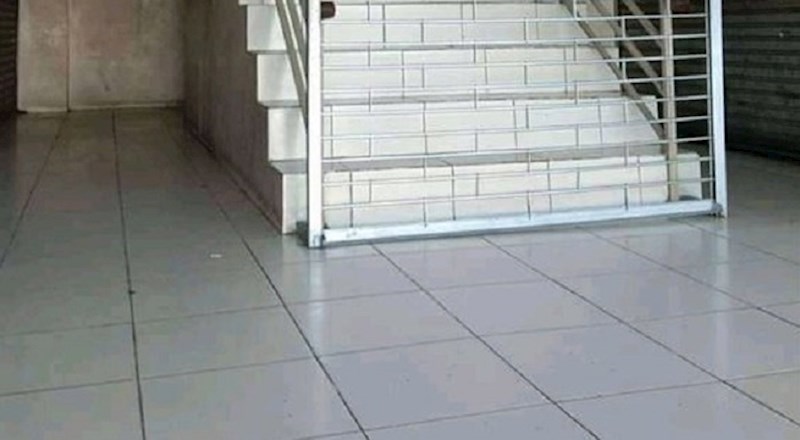 Zaštitna vrata u jednom trgovačkom centru postala predmet sprdnje, tko je ovo postavio?