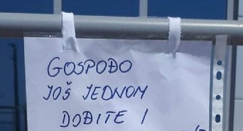 Netko je u Podgori ostavio smiješnu poruku gospođi koja očito ima duge prste, evo što joj je poručio