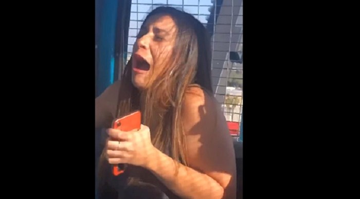 VIDEO Ovu ženu obitelj je nasamarila i odvela u zabavni park, pogledajte njenu urnebesnu reakciju kada je vožnja krenula