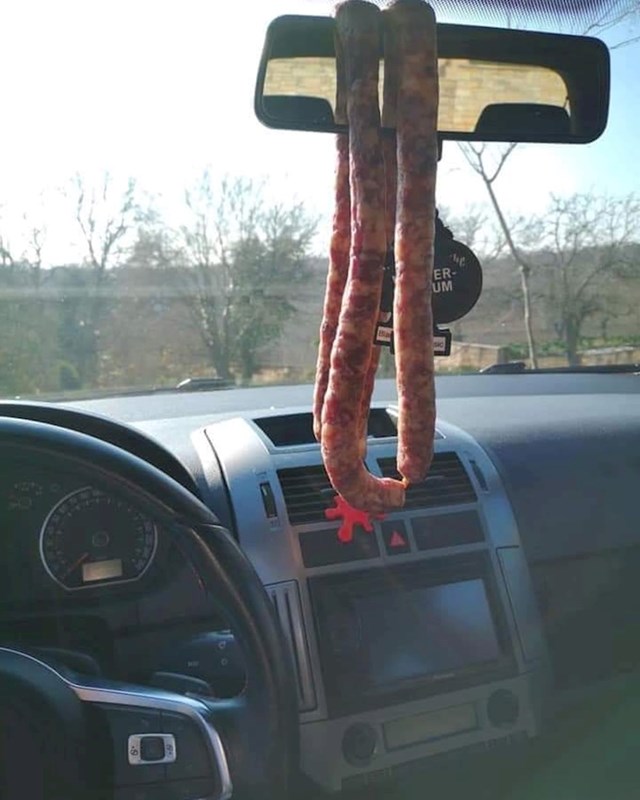 Osigurao se ako u vožnji slučajno ogladni