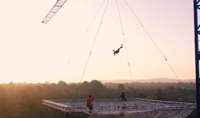 Ovi ljudi postavili su trampolin 30 metara iznad zemlje, video koji su snimili je očaravajuć