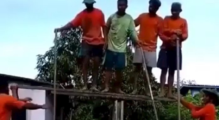 Što će im strojevi kad imaju noge - pogledajte bauštelce u akciji
