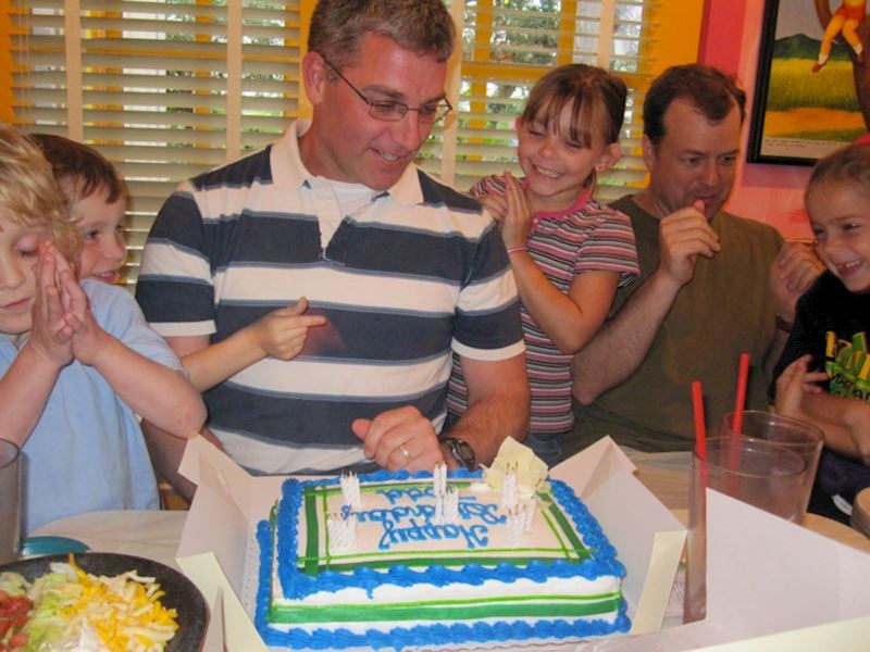 Što mu se dogodilo s rukom?