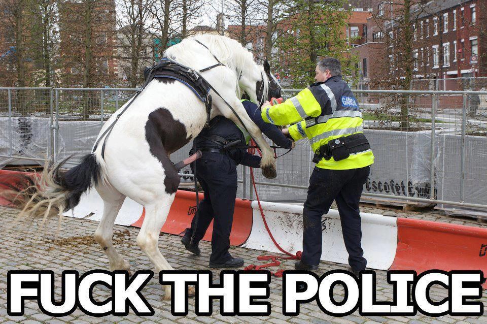 FUCK THE POLICE ... XD