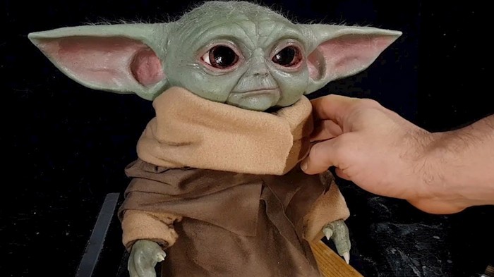 Izrada gumene Baby Yoda skulpture (VIDEO)