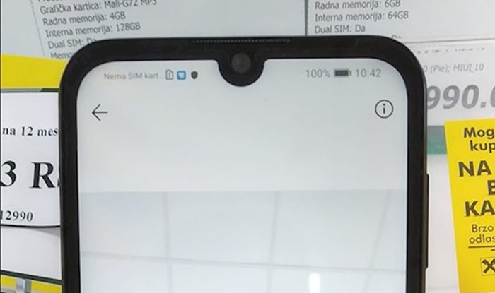Išli su kupiti novi mobitel, na izložbenom modelu ih je dočekao najbolji selfie ikad