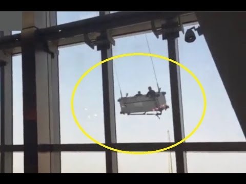 ZASTRAŠUJUĆA SNIMKA Zapeli na 91. katu usred oluje!