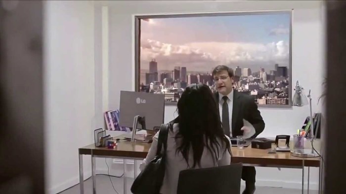 LG snimio najluđu reklamu te prestravio kandidate koji su mislili da su došli na razgovor za posao