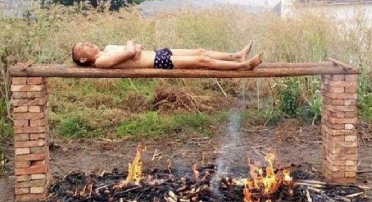 Ovaj momak se svakog dana ‘peče’ na vatri, ali kada čujete zbog čega ostati ćete bez teksta!