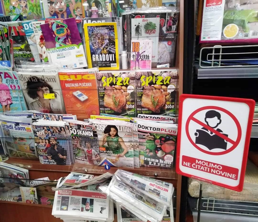 Dućan riješio problem: Primijetili su da im je prodaja novina jako slaba pa su postavili ovaj znak