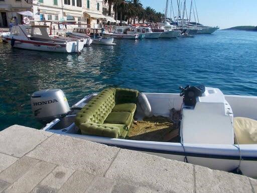 Kome trebaju veliki luksuzni kruzeri pored ovakvih inovacija? Evo što su slikali na Hvaru