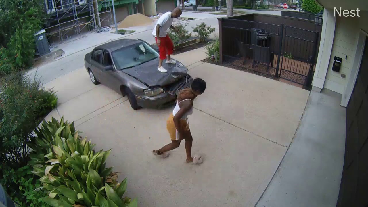 Sigurnosna kamera je snimila prečudnu situaciju, pogledajte što je jedan vozač radio