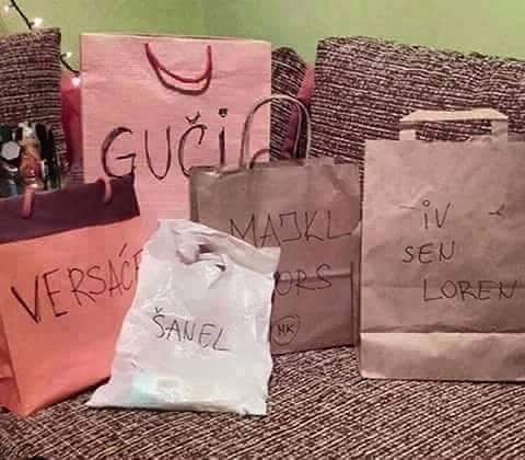 Javio se dragoj i rekao da joj je kupio skupe parfeme i odjeću, smijala se kad je vidjela sliku