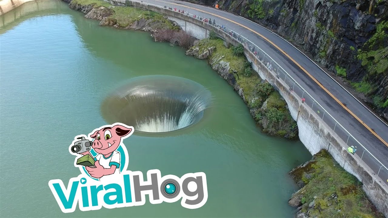 Ogromna rupetina u jezeru?! Ljudi su se zaustavili kako bi vidjeli spektakularan prizor sa zanimljivim objašnjenjem