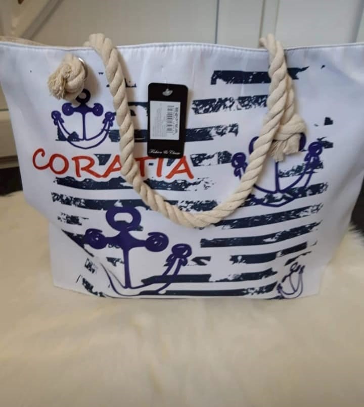 Žena je slikala svoju novu torbu i pokazala zbog čega nije zadovoljna