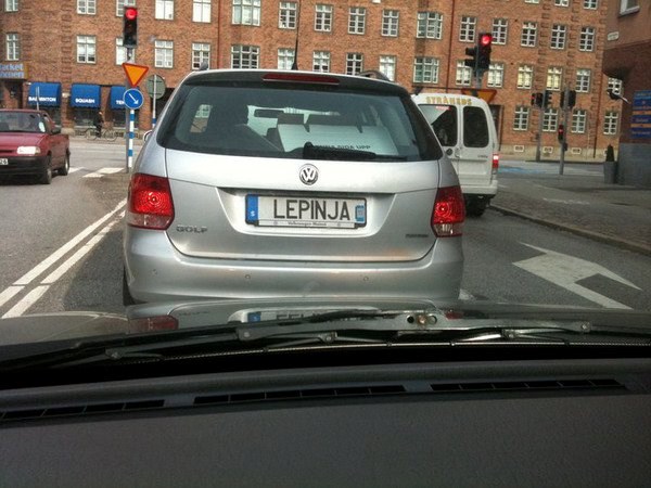 Kad je iseljenik u Švedskoj vidio registarske tablice na ovom autu, odmah je shvatio da je riječ o još jednom Balkancu