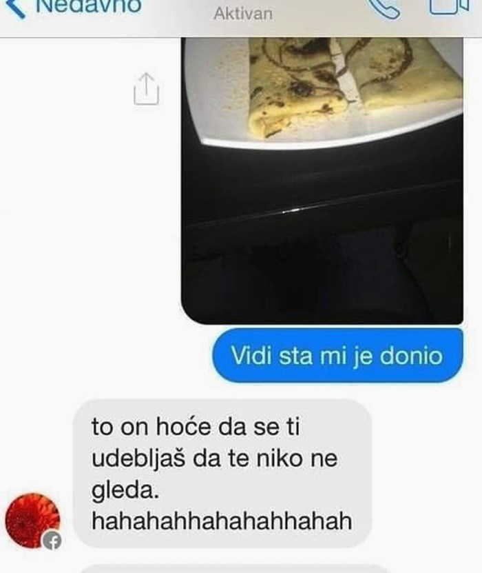 Oduševljena djevojka je mami pokazala što joj je dečko donio, a onda joj je mama otkrila pravu istinu