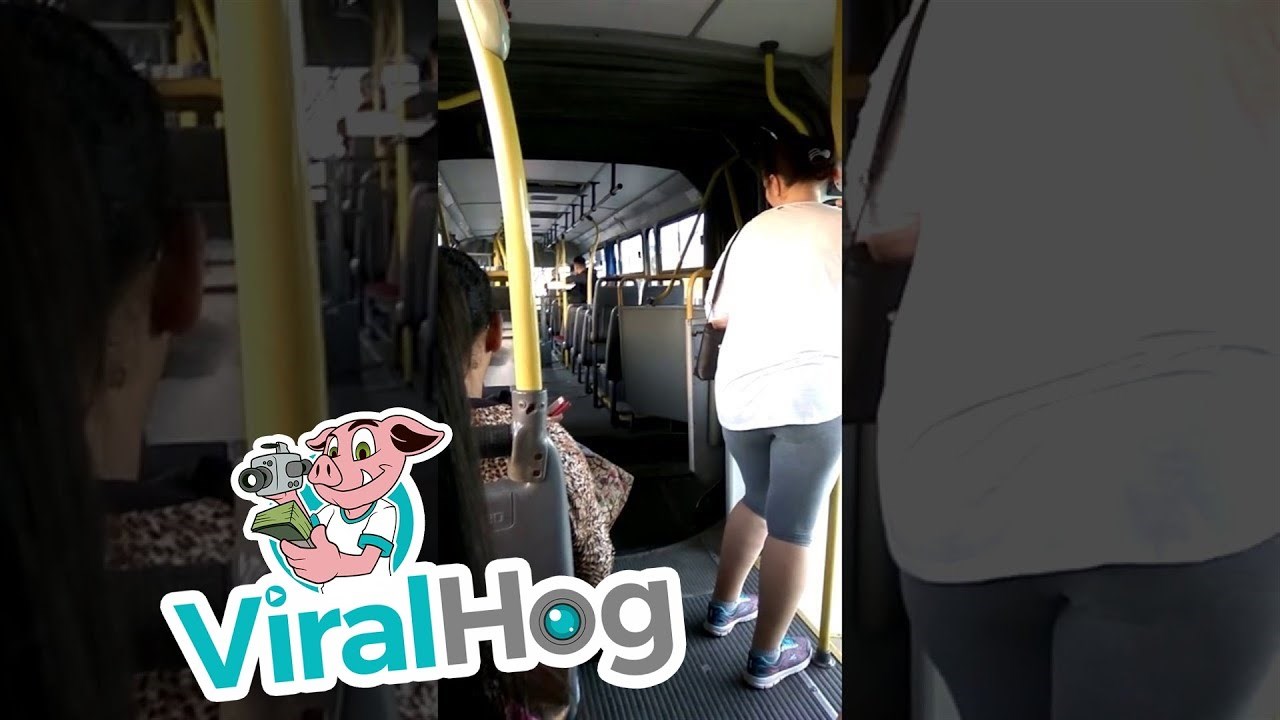 Primijetio je da s busom javnog prijevoza nešto nije uredio pa je snimio šokantan prizor usred vožnje