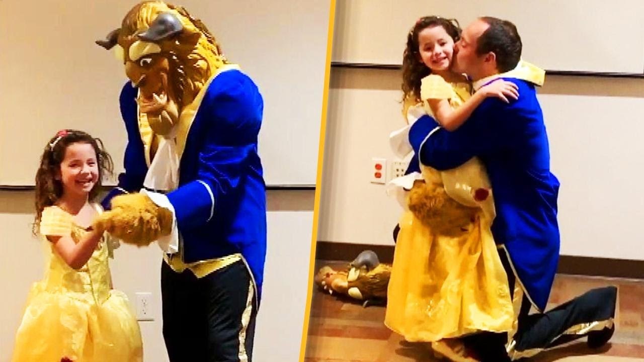 Djevojčica je uživala u plesu s likom iz bajke, a onda je otkrila nešto što ju je iznenadilo