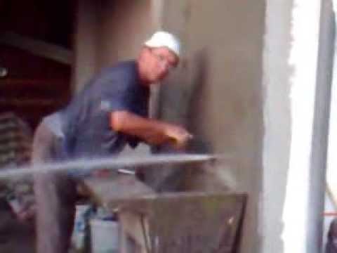 Samo je trebao zamijeniti slavinu: Urnebesni video otkriva što se dogodi kada ne zavrnete vodu prije radova