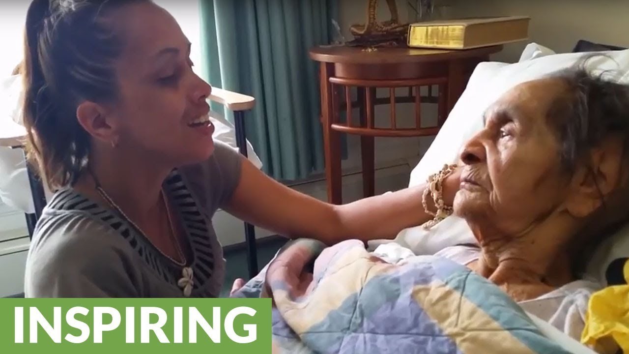 Unuka je počela pjevati baki koja je više ni ne prepoznaje, njena reakcija je mnoge rasplakala