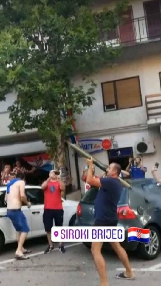 Navijač iz Širokog Brijega je doček Vatrenih proslavio na najbizarniji moguć način