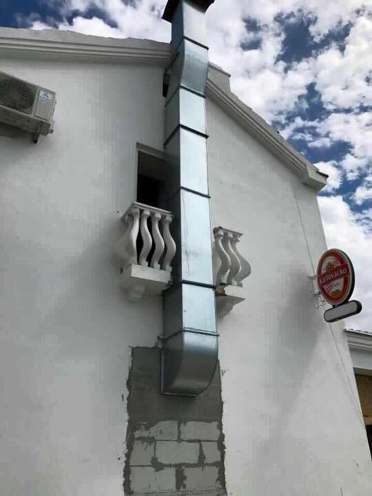 U Dalmaciji se nalazi vjerojatno najbeskorisniji balkon na svijetu, svi se smiju ovom čudu arhitekture