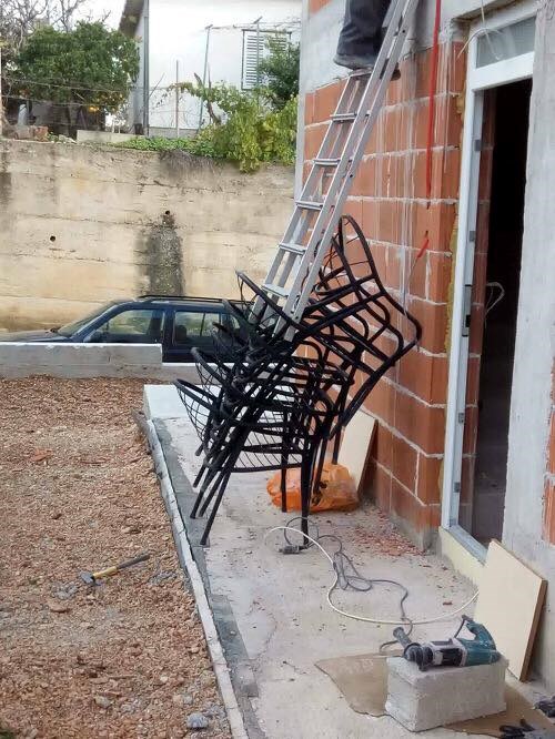 Zaštita na radu na dalmatinski način: Majstor pokazao zbog čega žene žive duže od muškaraca