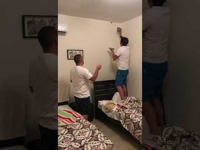 VIDEO Netko je snimio što se zapravo događa kada muškarci ostanu sami u sobi s paukom