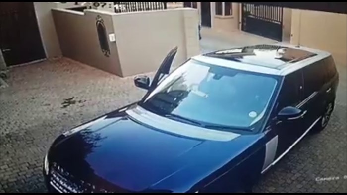 VIDEO Kriminalci isplanirali otmicu, kad su vidjeli vozača počeli su bježati glavom bez obzira