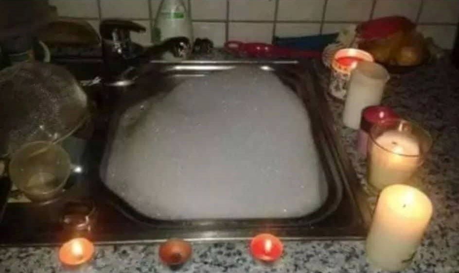 Žena se vraćala s posla, on joj je priredio "romantičnu kupku" koja joj se nikako nije svidjela