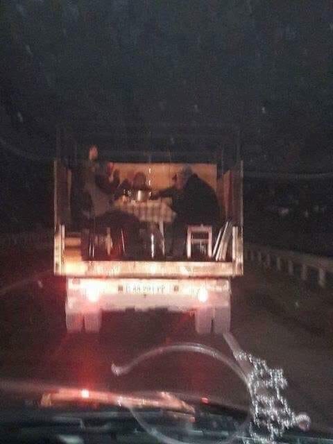 Vozač primijetio čudan prizor na cesti, evo što se događalo u kamionu koji je vozio ispred njega