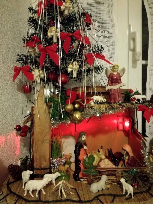 Pregorile su im lampice na božićnom drvcu, djed se brzo snašao i zamijenio ih nečim drugim