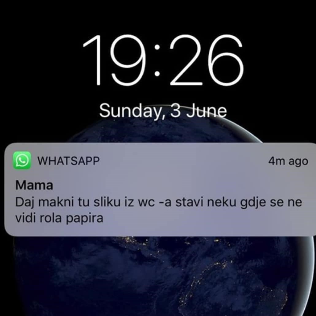 Djevojka je objavila sliku na društvenoj mreži, a onda joj se javila mama i dala joj jedan savjet