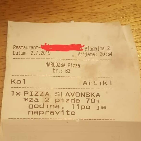 Žene nisu mogle vjerovati svojim očima kad su vidjele što piše na njihovoj narudžbi za pizzu