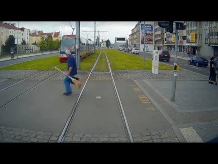 VIDEO Nije lako biti vozač tramvaja, pogledajte s kakvim problemima se svakodnevno susreću