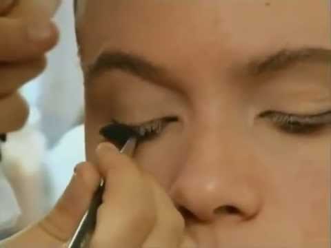 VIDEO Crnu obitelj šminkom su pretvorili u bijelce, nikad ih ne biste prepoznali!