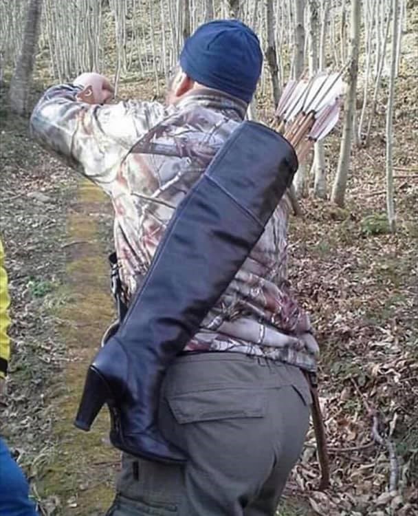 Muž išao u lov, od žene posudio čizmu