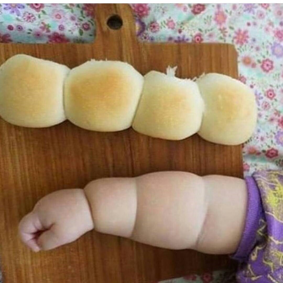 Mama je u kuhinji primijetila nešto zanimljivo dok je doručkovala s klinkicom