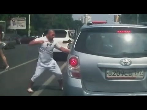 Vlasnik skupog automobila divljao je po cesti pa napao drugog vozača, čekala ga je najgora moguća osveta