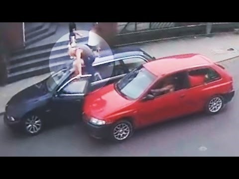 Izašao je van kako bi se svađao s drugim vozačem, no nije znao da ima posla s totalnim manijakom