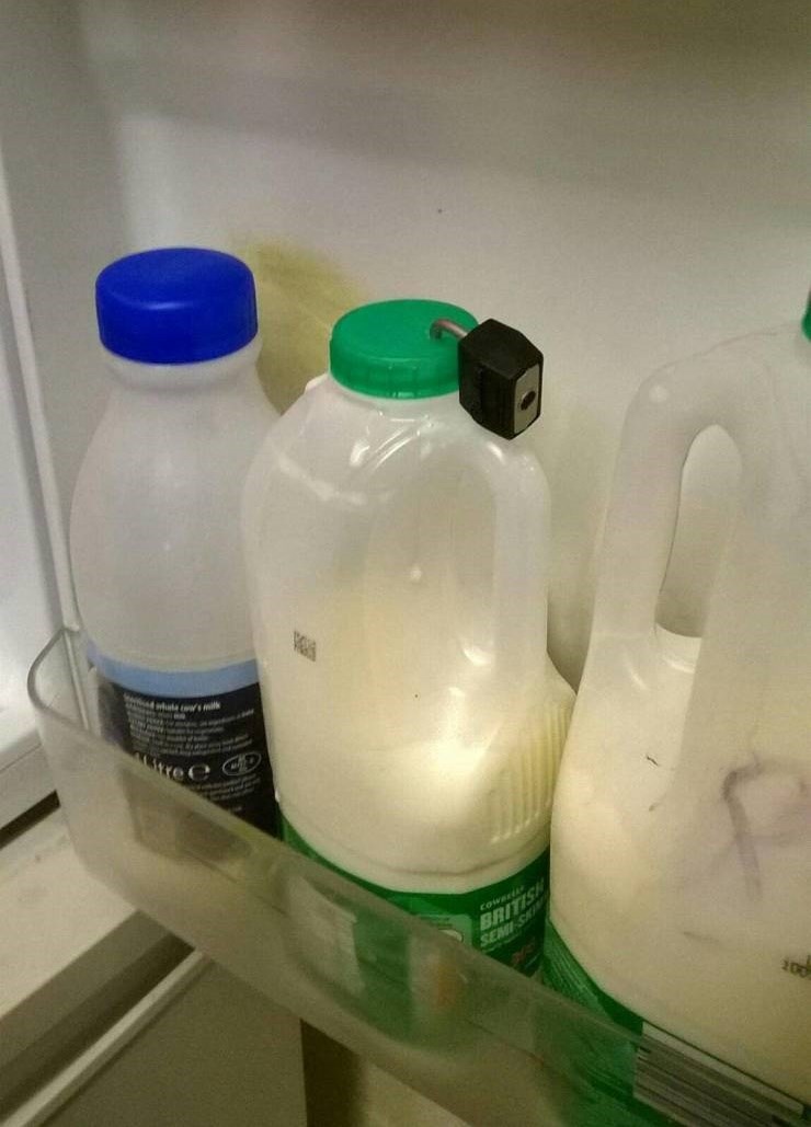 Radnik je odlučio stati na kraj lopovima, evo što je stavio u zajednički hladnjak