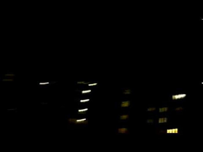 VIDEO Mladić uzeo kameru i pokazao što se dogodi kad se u Švedskoj kasno navečer derete s prozora
