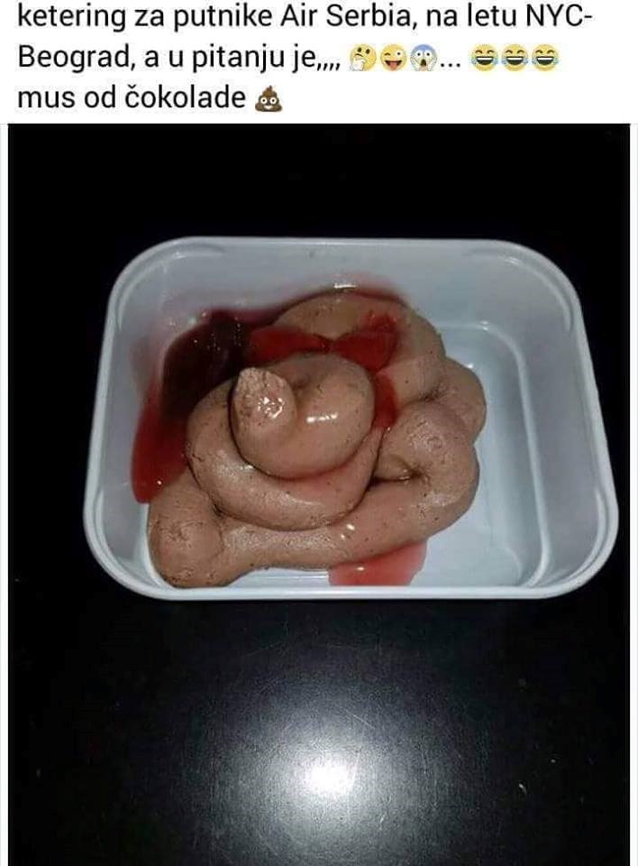 Putnik nije znao bi li se smijao ili plakao kad je vidio kakav je desert dobio na letu Air Serbia