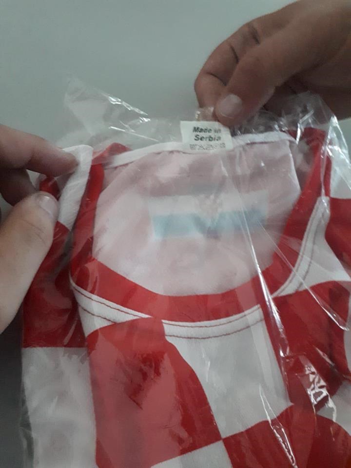 KOLINDA ĆE POLUDJETI Netko je primijetio zanimljiv detalj na hrvatskim navijačkim majicama