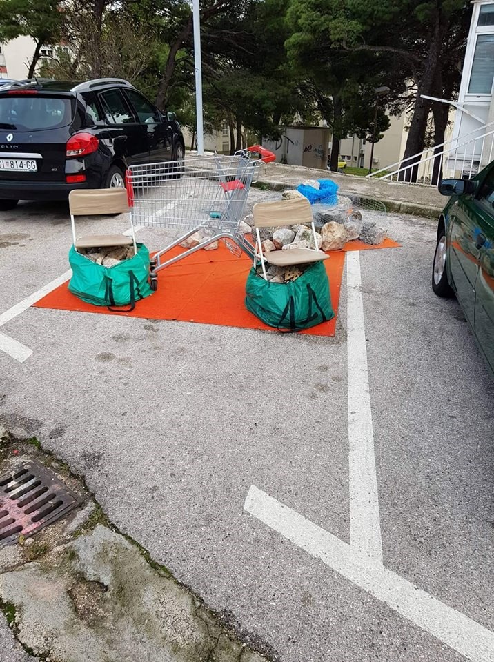 Šibenčanin je otkrio kako se u njegovom gradu čuvaju parkirna mjesta